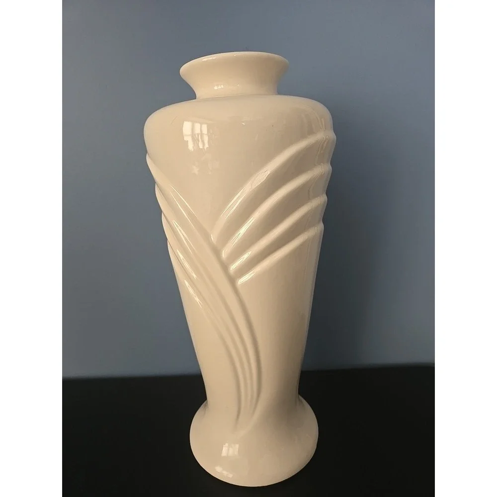Vintage Revival Vase Cream White Art Deco Neo Deco ‎ Style 1980s 17